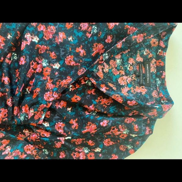 Floral wrap blouse - Picture 4 of 4